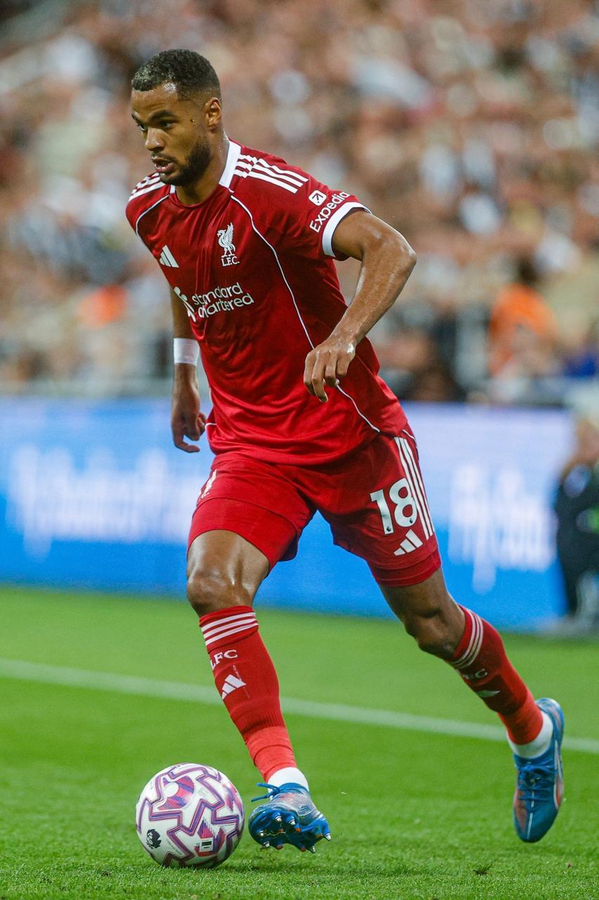 关于转折点！利物浦遗憾出局；中超关键时刻攻防权衡；更衣室稳定；身体对抗强度拉满的信息